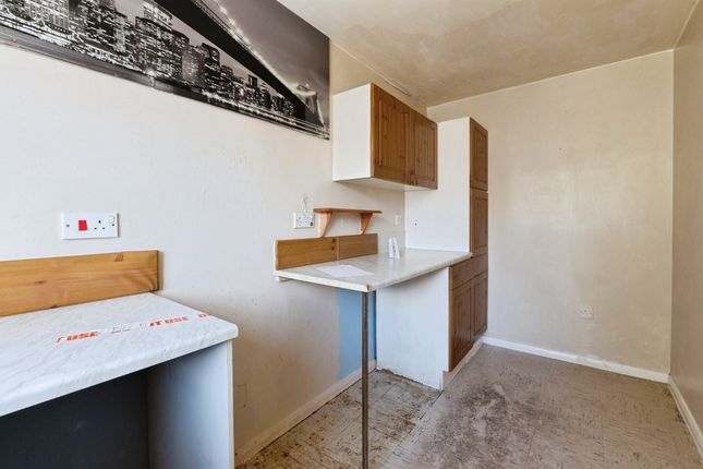 Flat 13, Kyrkly Court, Linnet Way, Purfleet-On-Thames photo 3