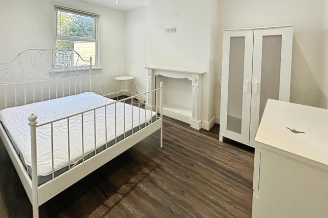 Room 2 39, Soundwell Road, Bristol photo 2