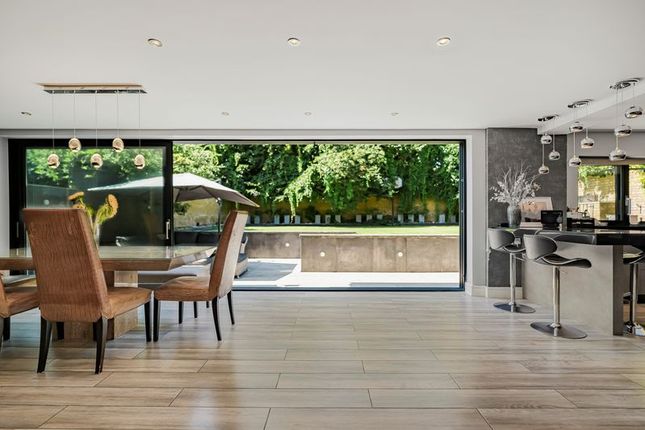 31, Homewood Avenue, Cuffley photo 2
