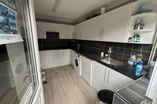 42 St. Peters Park, Aldershot photo 4
