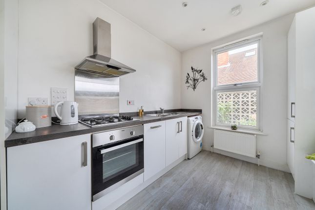 Flat 1, Aragon House, 2, Hollow Lane, Reading photo 2