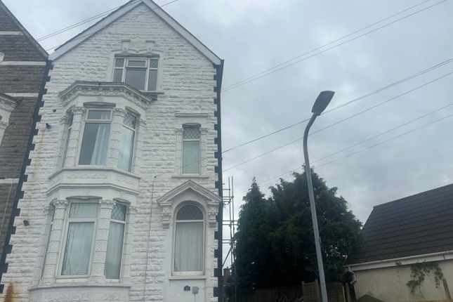 Thumbnail Flat to rent in Kenilworth Road, Barry