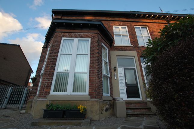 Flat to rent in Park Road, Salford