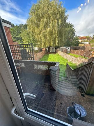 Waverley Road, Rayners Lane photo 3
