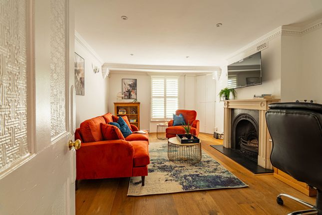 Flat Fountain Cottage, 82, Altwood Road, Maidenhead photo 4