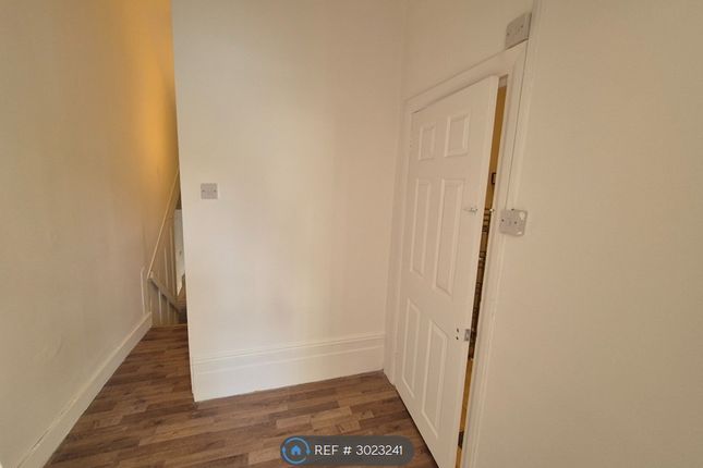 Ferme Park Road, London photo 3