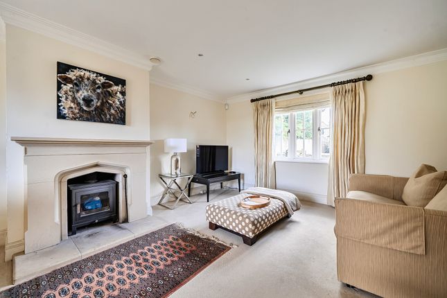 6, Arlingdon Fields, Cirencester photo 4