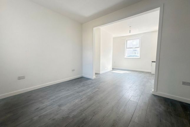 11 Feering Street, Newport photo 4