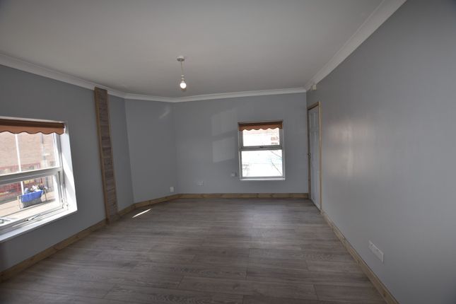 Flat 3, 281, Lincoln Road, Peterborough photo 4