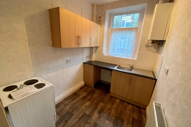 6, Opal Street, West Yorkshire photo 3