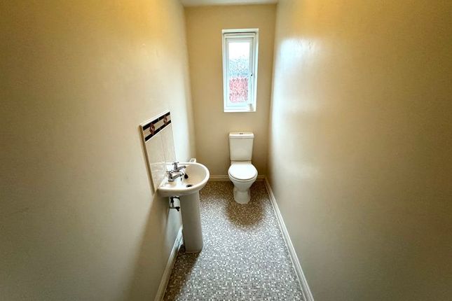 17, Cypress Way, Nuneaton photo 4