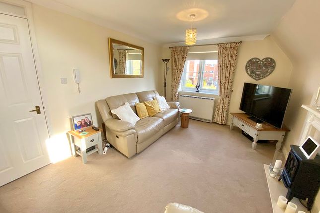 Flat 7, Cherry Tree Court, Havelock Road, Warsash photo 2