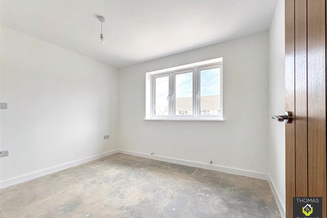 28a, Elmleaze, Gloucester photo 4