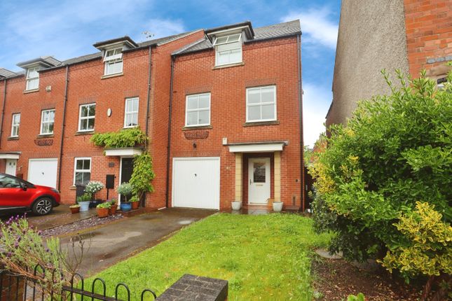 Town house for sale in South Knighton Road, Leicester