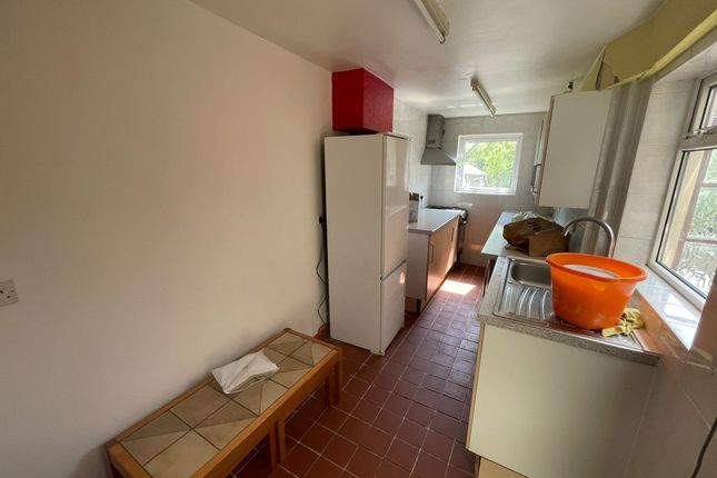 52, Gordon Road, High Wycombe photo 5