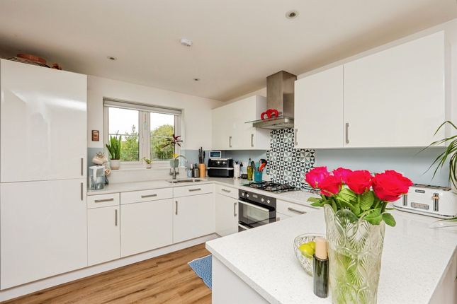 52, Rosebay Drive, WEYMOUTH photo 2