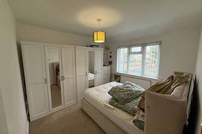 140 Waltham Avenue, Hayes photo 4