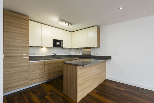 Flat 45, Ensign House, Colindale photo 4