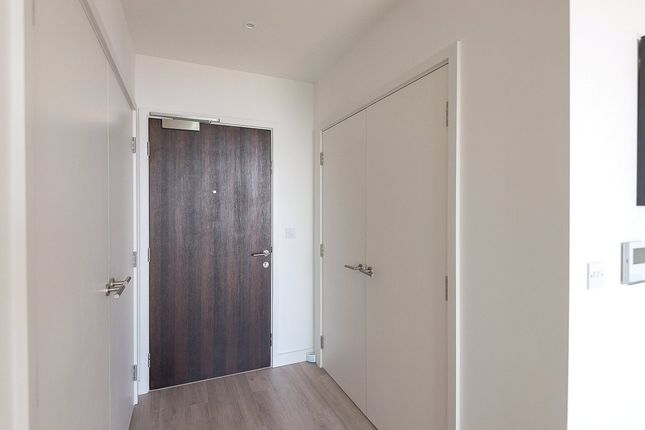 Flat for sale in Woodberry Down, Hackney