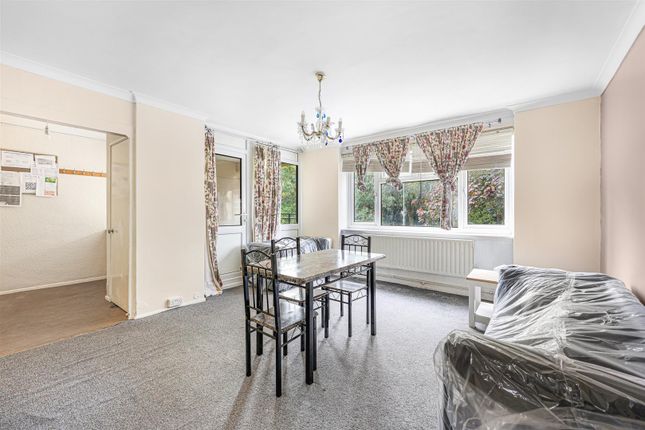 Tanys Dell, Harlow photo 4