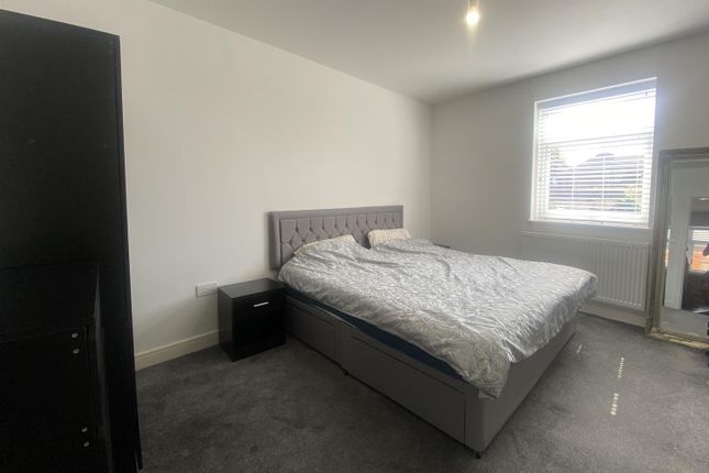 Flat 3, 104-106, Park Street, Luton photo 5