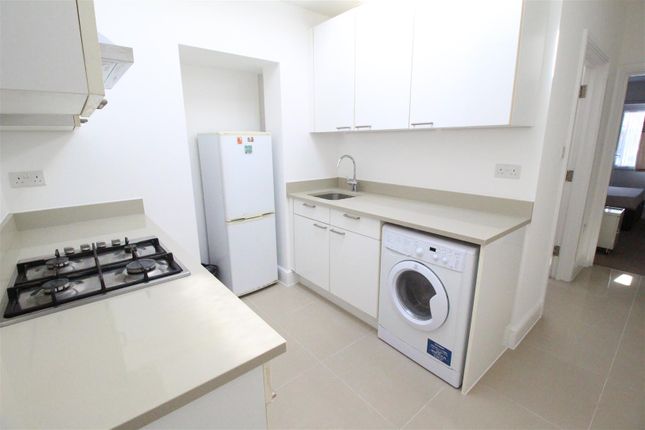 124b, Whitchurch Gardens, Edgware photo 3