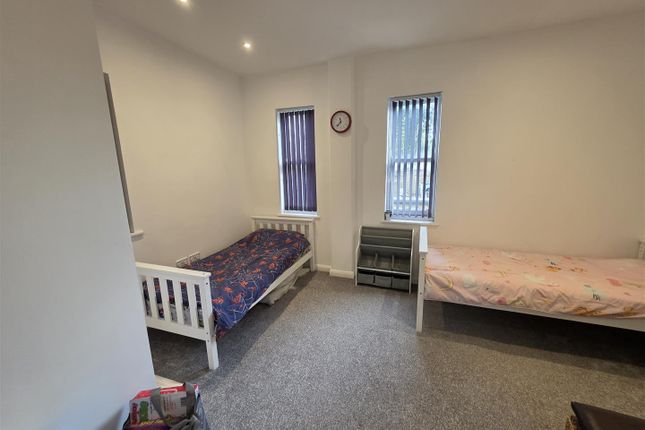 32B, High Street, Sittingbourne photo 3