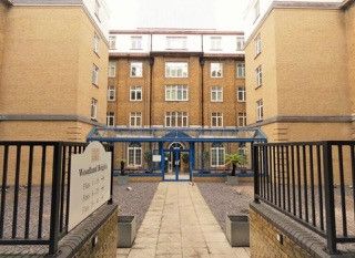 Flat to rent in Woodlands Heights, Vanbrugh Hill, London