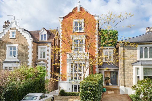 Town house for sale in Park Road, Richmond