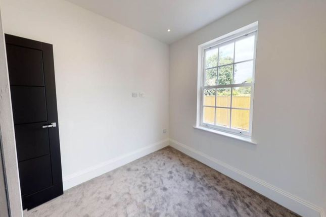 7, Imperial Heights, Chigwell photo 4