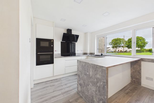 53 Gair Crescent, Carluke photo 3