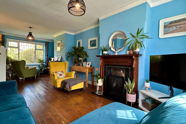 4 Lloyd Avenue, Cheadle photo 3