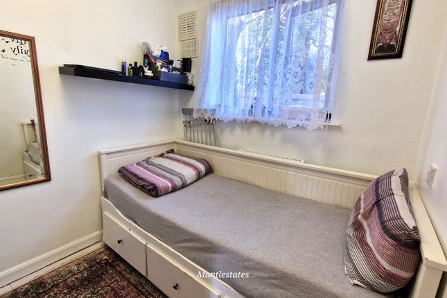 13 Hastings Close, Barnet photo 2