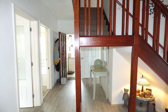 10, Venables Close, Swansea photo 2