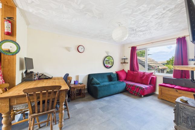 12 Maes Morfa, Newport photo 4