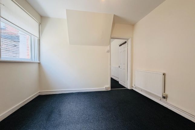 Flat 2, 64, Leigh Road, Eastleigh photo 3