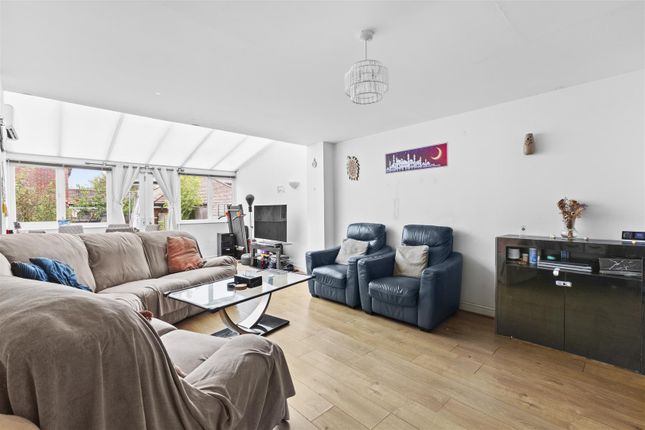41, Kingshill Drive, High Wycombe photo 4