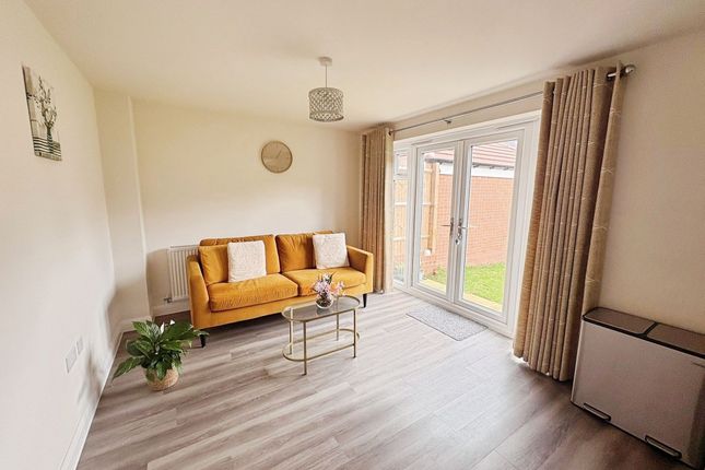 22 Grasshopper Green, Sutton-In-Ashfield photo 3