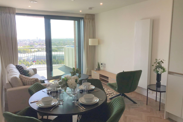Thumbnail Flat to rent in Skyline Apartments, Bromley By Bow