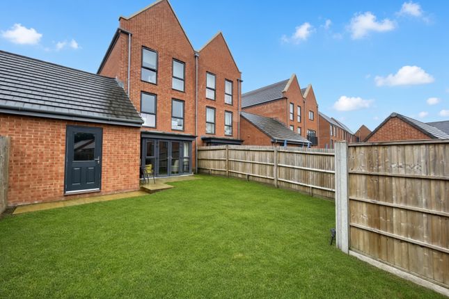 27, Eric Tubb Road, Bordon photo 4
