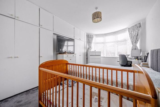 16, Ridge Crest, Enfield photo 5