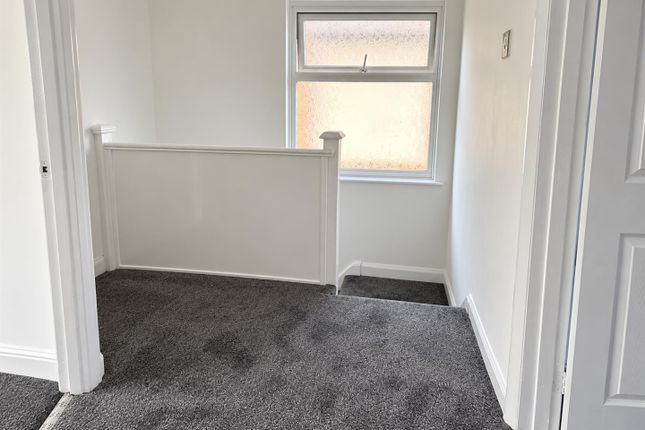 31, Clevedon Road, Luton photo 4