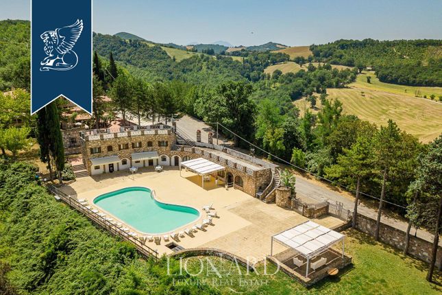 Thumbnail Villa for sale in Fermignano, Pesaro, Marche