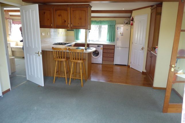 93, Badgers Lane, Broadway Park, Broadway, Nr Evesham, Worcestershire photo 3