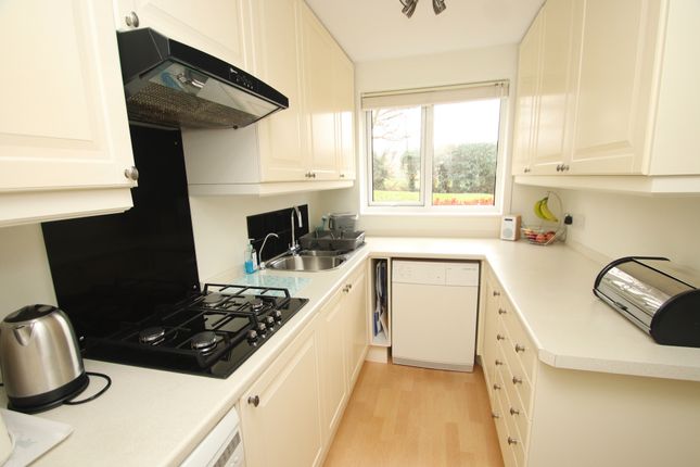 136, Dyke Drive, Kent photo 4