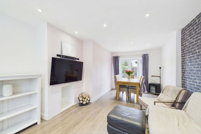 72 Abbotts Drive, Stanford-Le-Hope photo 3