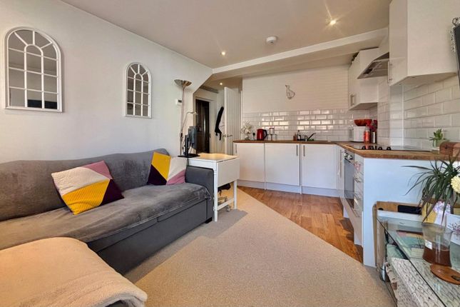 Flat 1, Westport House,, Bentley, Hampshire photo 4