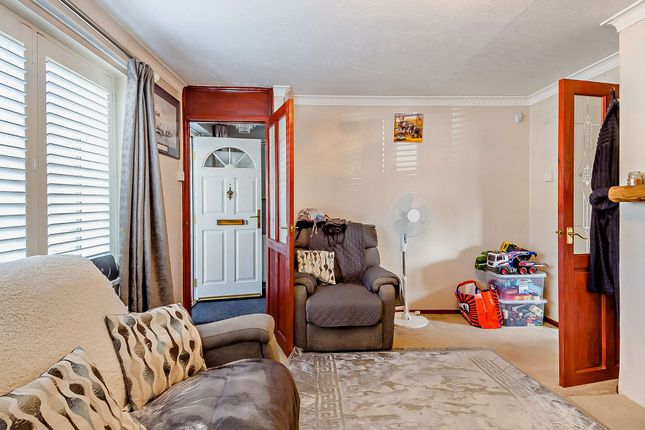 11, Devon Close, Bury St Edmunds photo 5