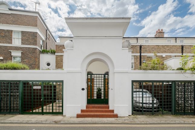 Thumbnail Detached house for sale in Compton Avenue, London
