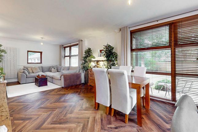 1, Woodward Place, Milton Keynes photo 2